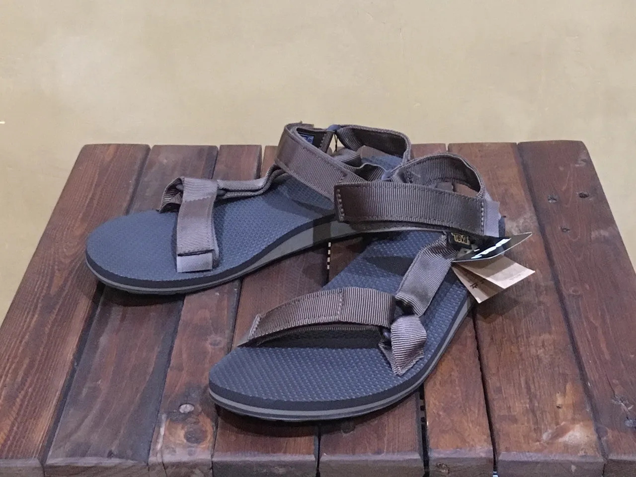 1004006 DKEA Teva Original Universal Sandal Dark Earth