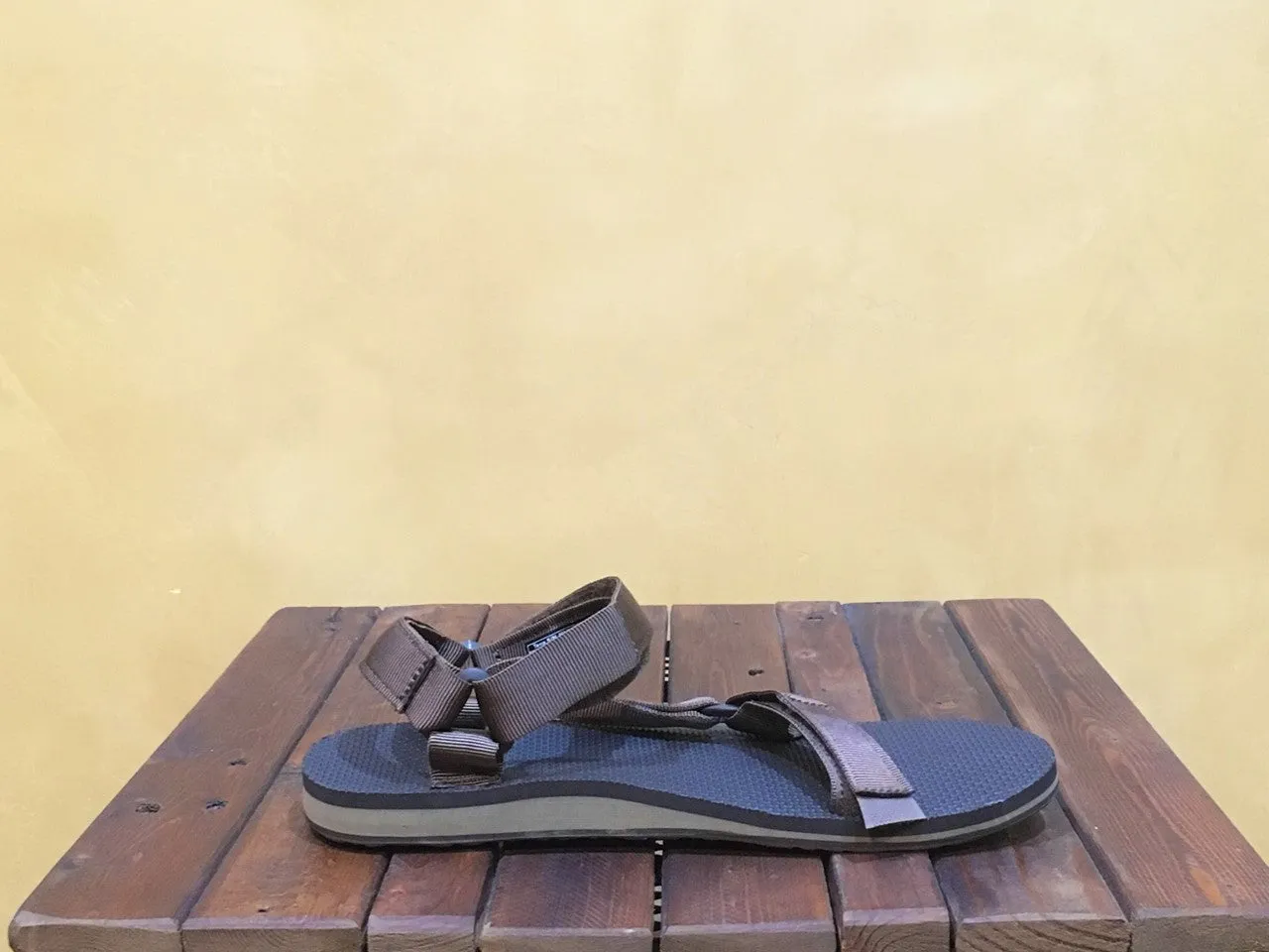 1004006 DKEA Teva Original Universal Sandal Dark Earth