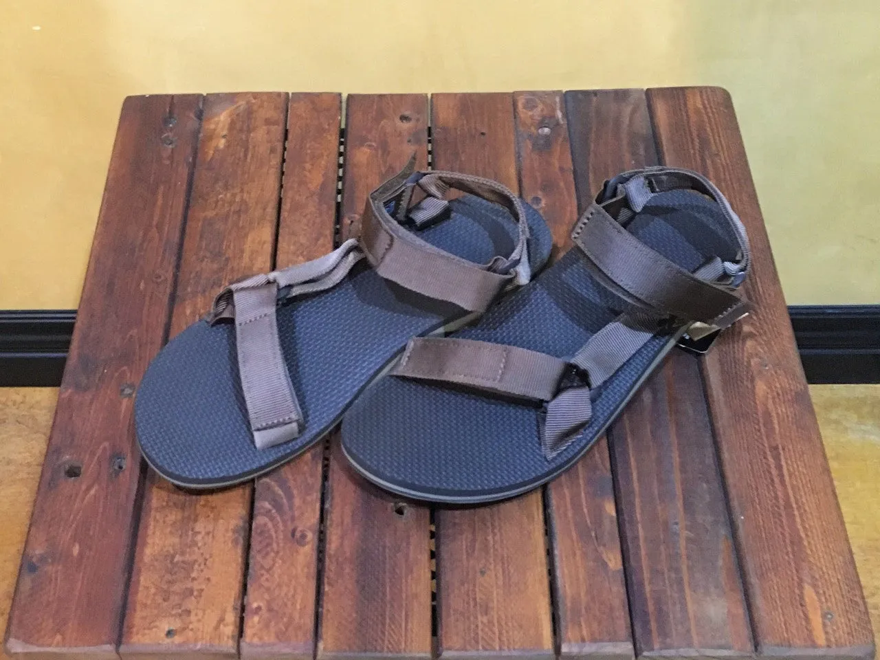 1004006 DKEA Teva Original Universal Sandal Dark Earth