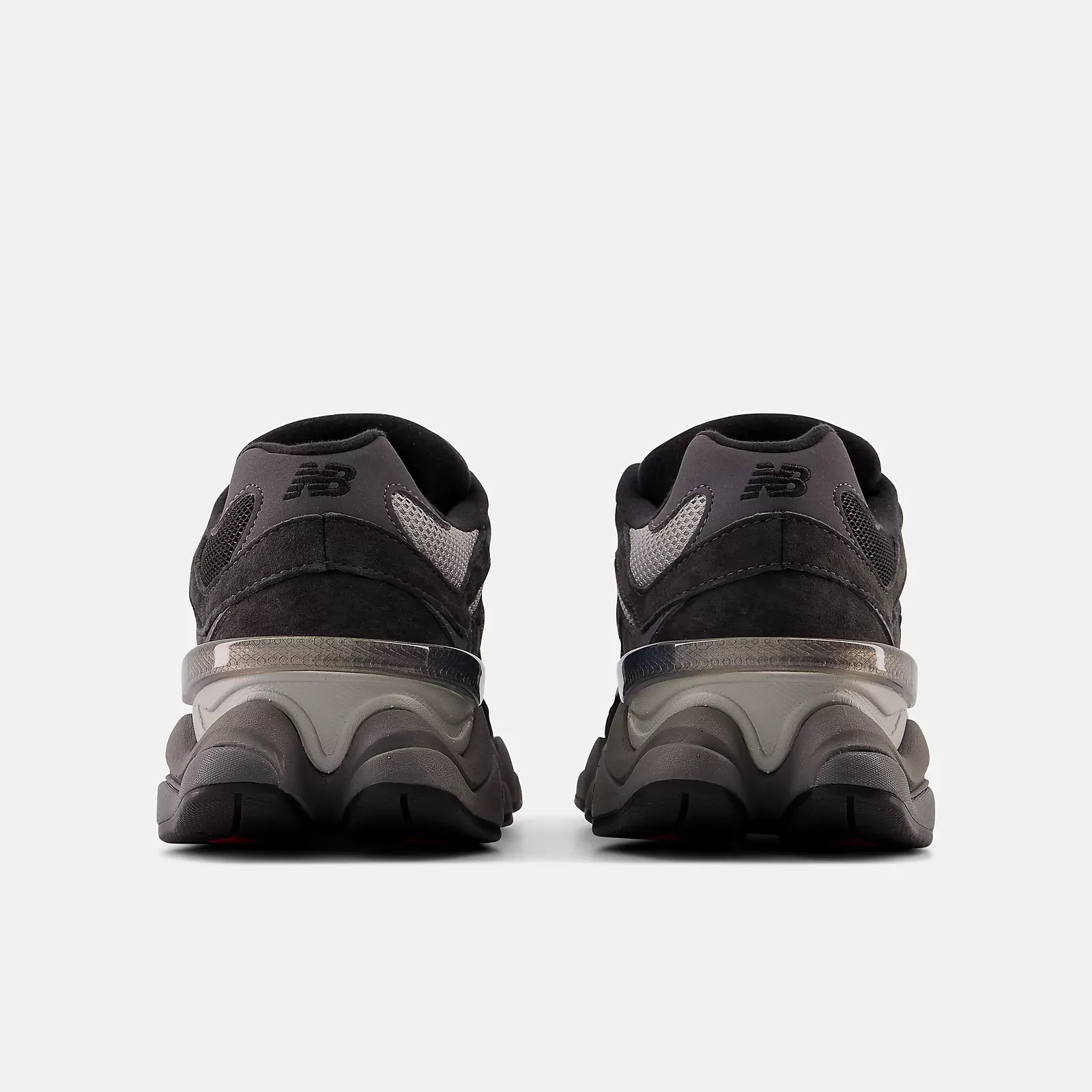 9060 | Black Castlerock & Rain Cloud