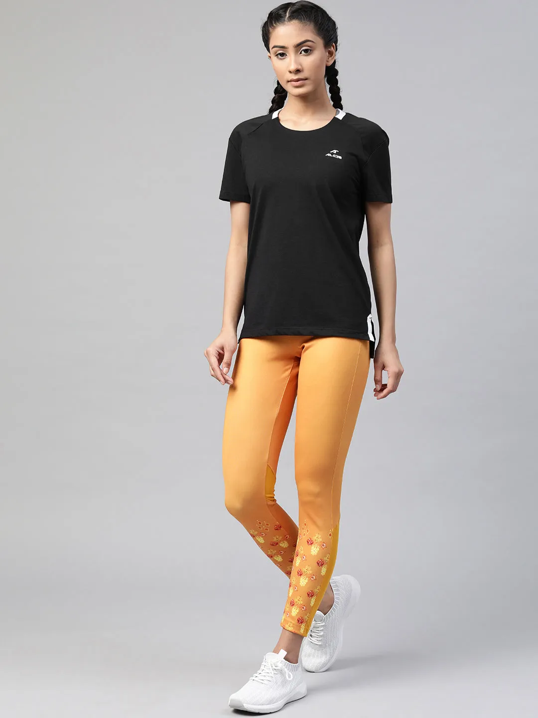 Alcis Women Black Solid Round Neck T-shirt