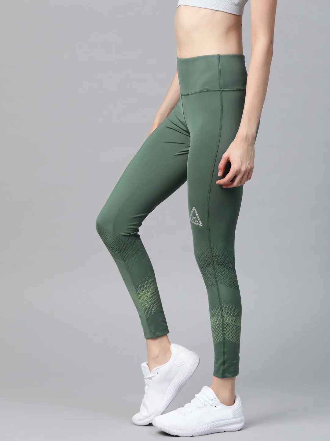 Alcis Women Green Printed Detail Cropped Tights