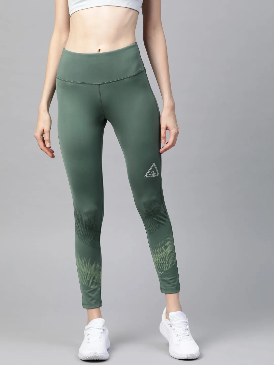 Alcis Women Green Printed Detail Cropped Tights