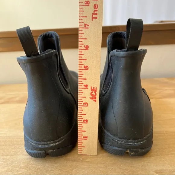 BOGS REBOUND SAUVIE SLIP ON BOOT MEN 9 RUGGED DURABLE WEATHER CHEMICAL RESISTANT