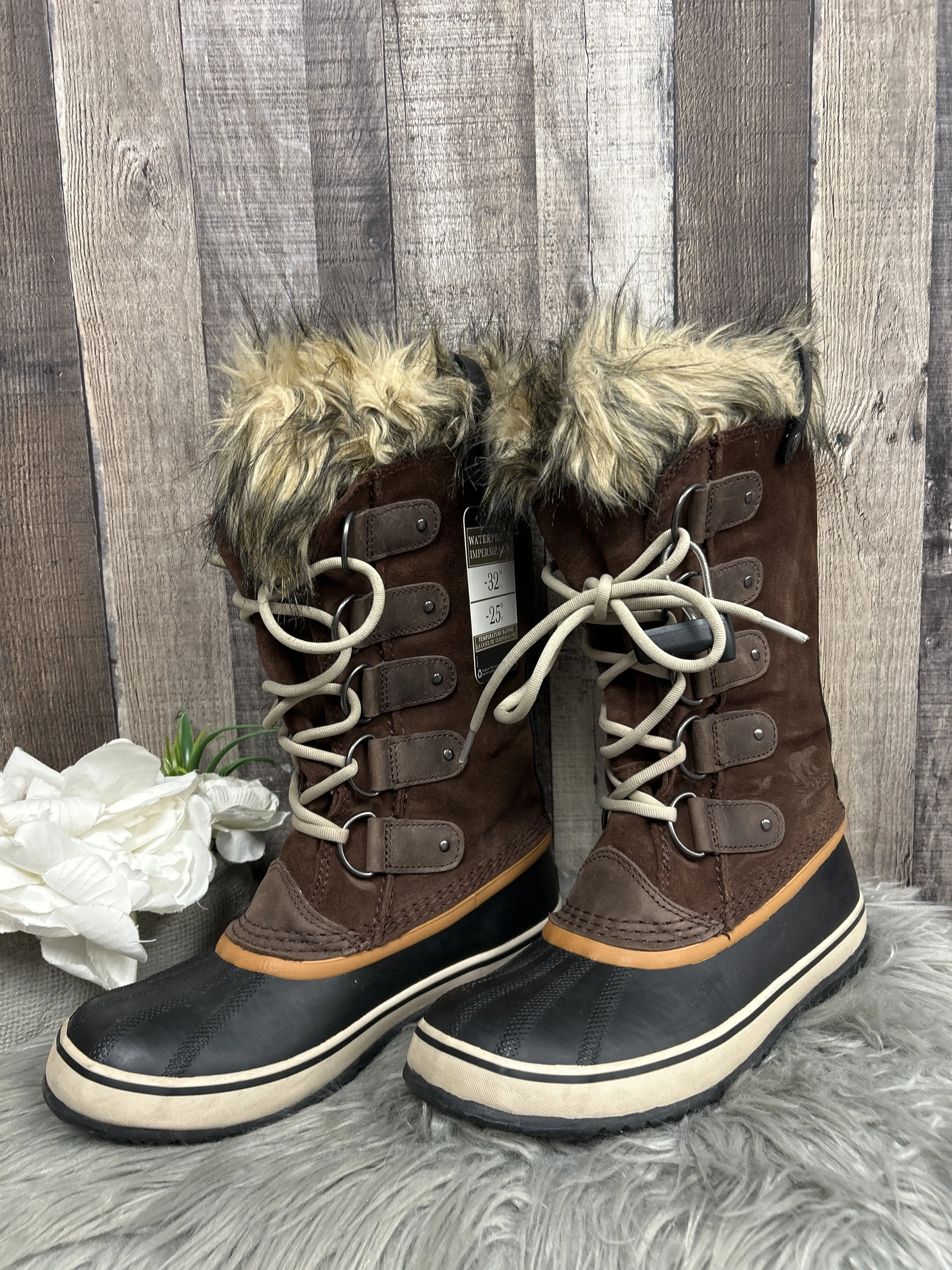 Boots Snow By Sorel  Size: 8.5