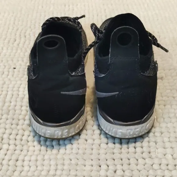 Boy's Nike Kevin Durant Black Gray Sneaker Shoes Size 4.5 GUC #3148