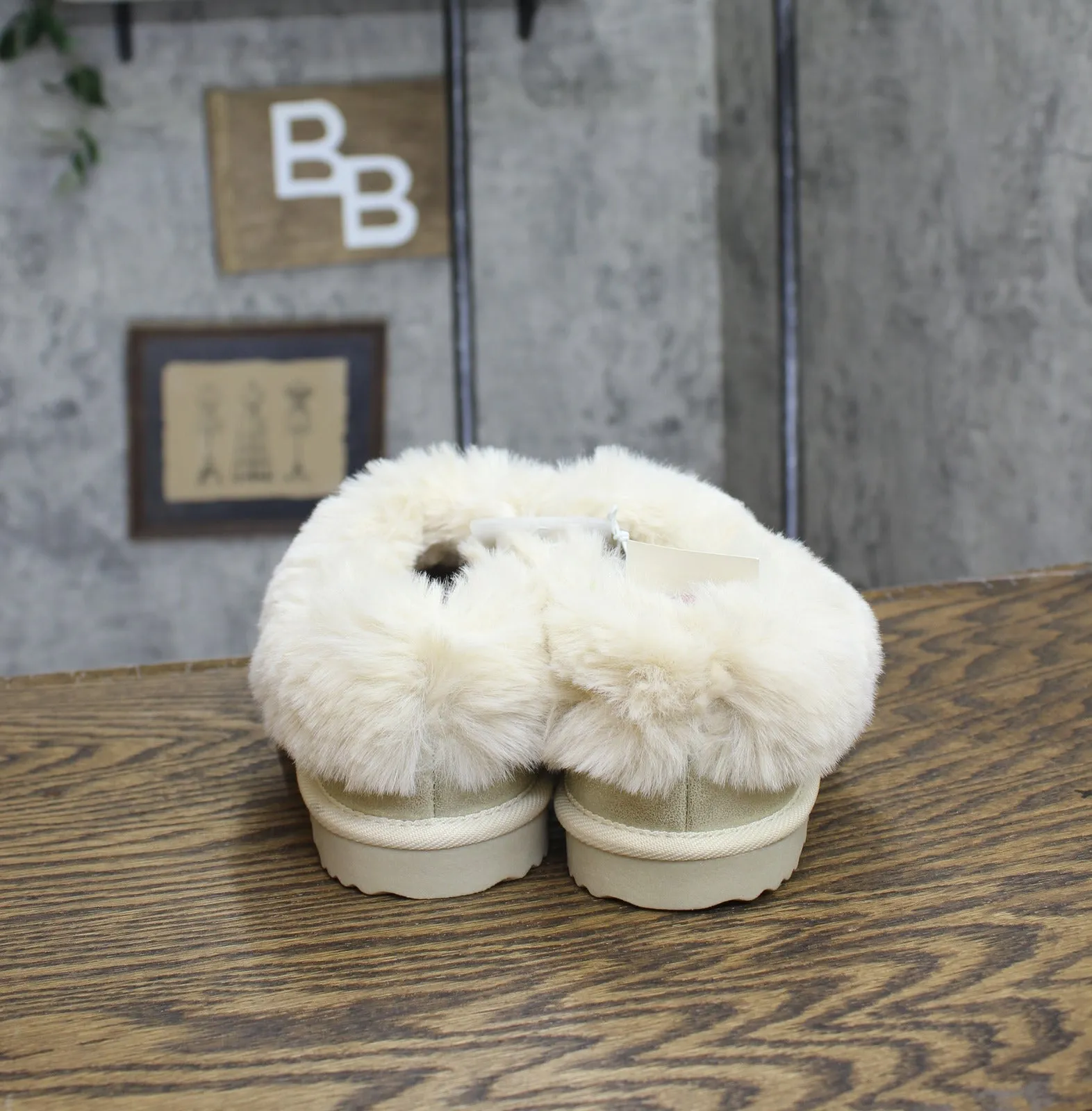 Cat & Jack Kids Girls Mollie Faux Fur Cuff Scuff Slippers 91307158 Gold Yellow 4