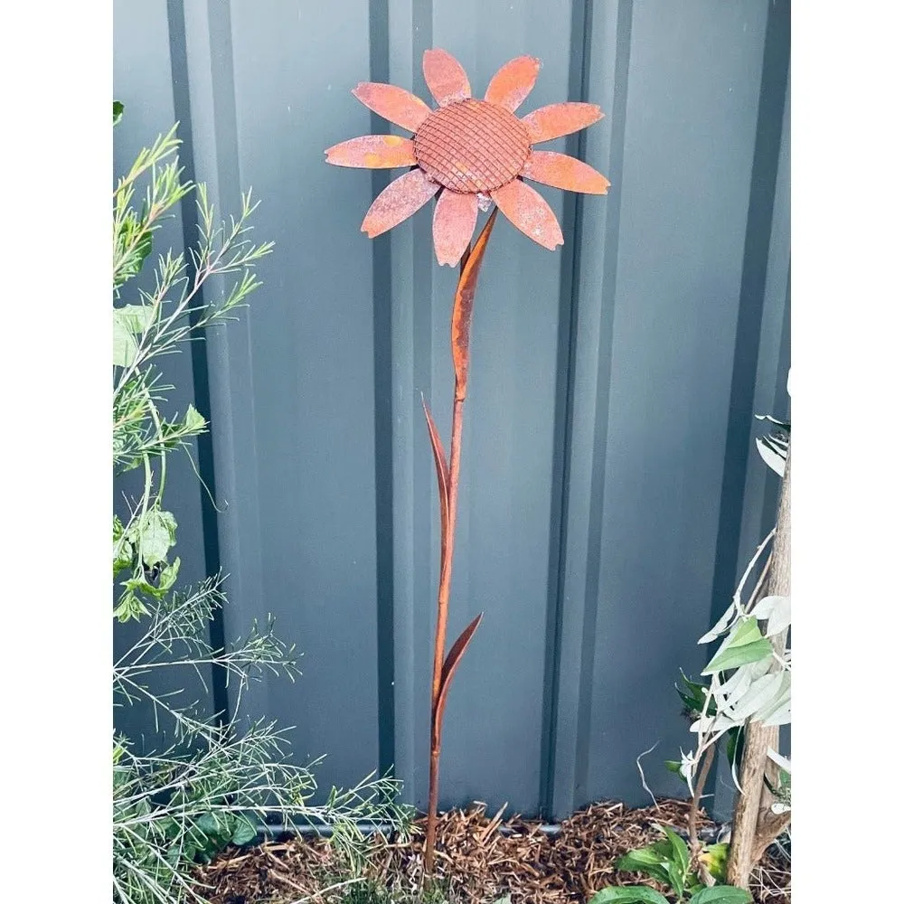 Decorative Rust Daisy Garden Stake