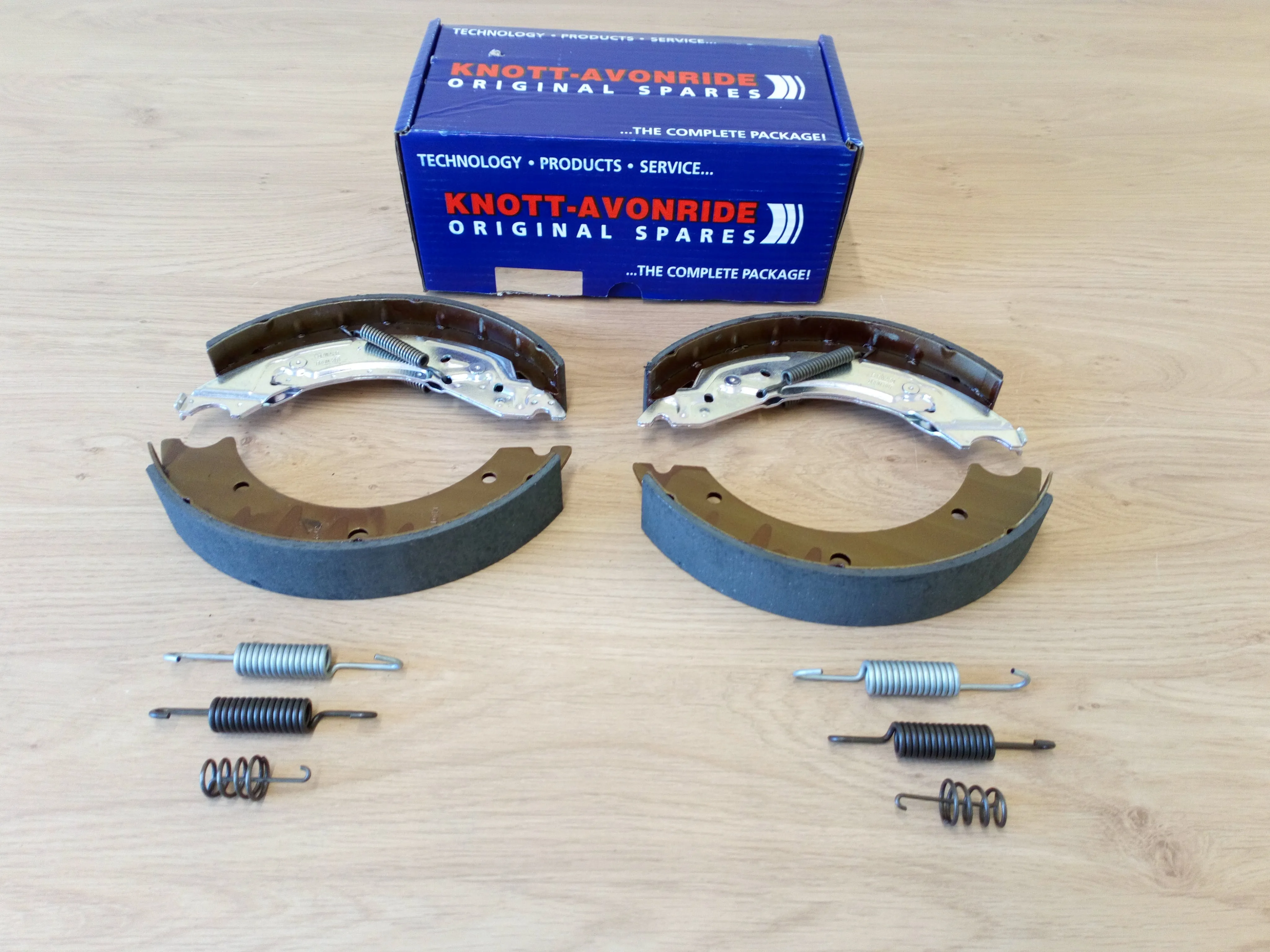 Genuine Knott-Avonride 250 x 40 Brake Shoe Kit (1 Axle Set)