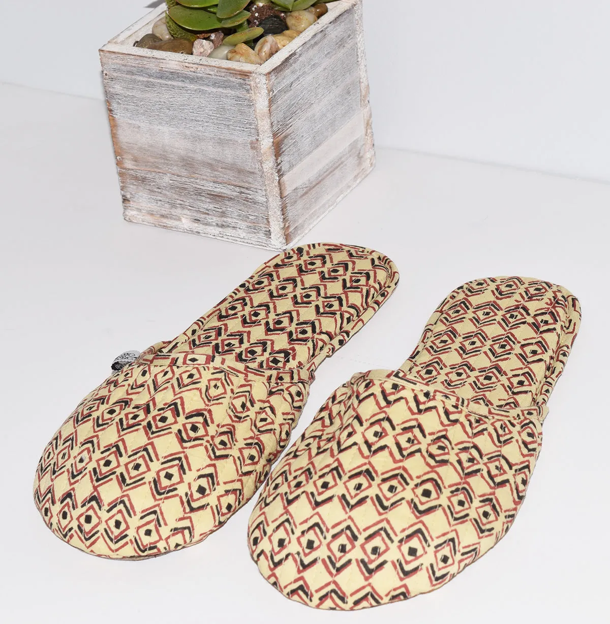 House Slippers | Diamond Sketch Mojave