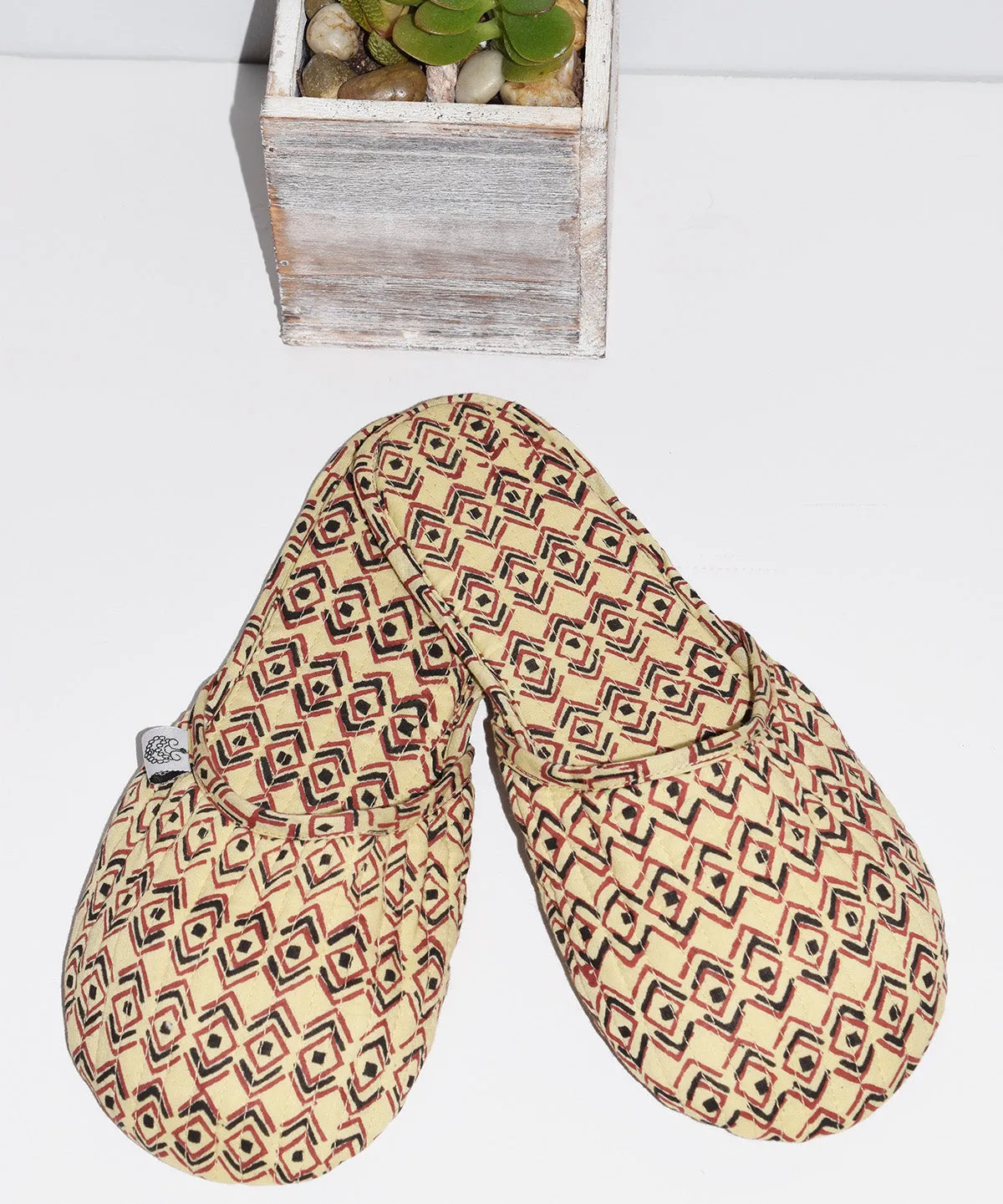 House Slippers | Diamond Sketch Mojave