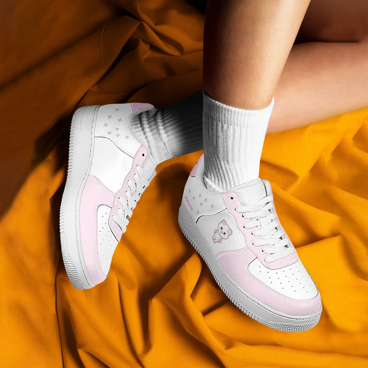 Itzy Yuna Sneakers - Twinzy NAong  Low Top Unisex Sneaker