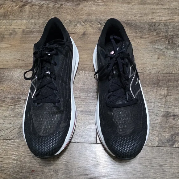 New Balance Fuelcell sneaker Men's Size 12