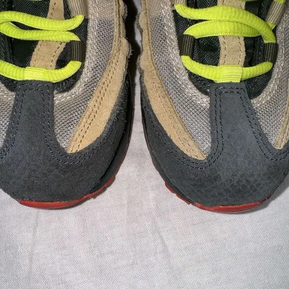 Nike‎ Air Max 95 Dino Outdoor Green Cyber PS Grade School 1y CI9944-300 Casual