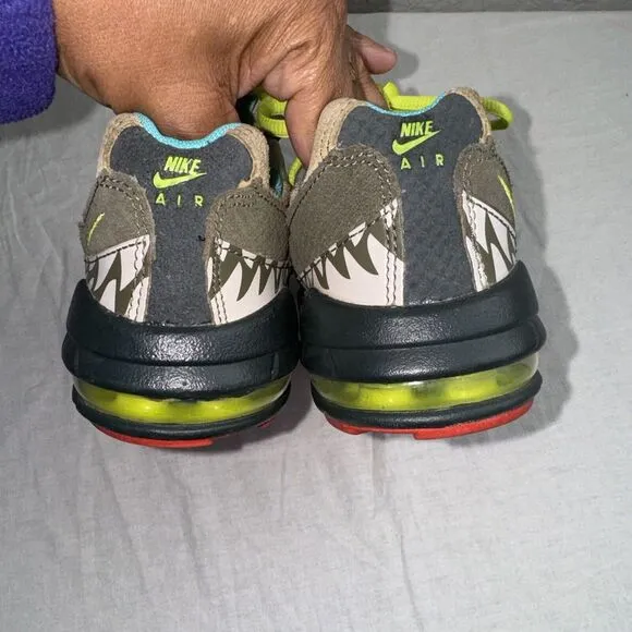 Nike‎ Air Max 95 Dino Outdoor Green Cyber PS Grade School 1y CI9944-300 Casual