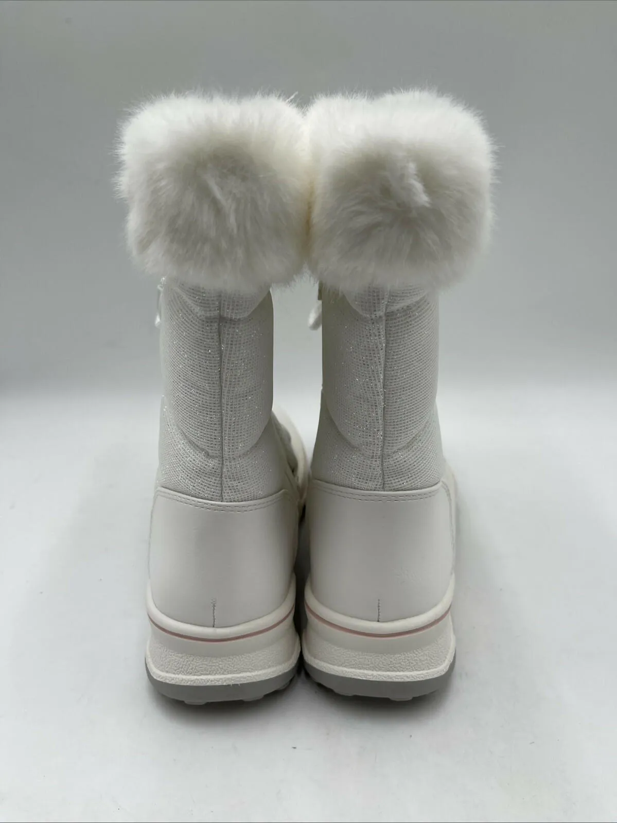 NWOB Girl’s Kelly & Katie Noelle Snow Boots White Size 5M - Like New