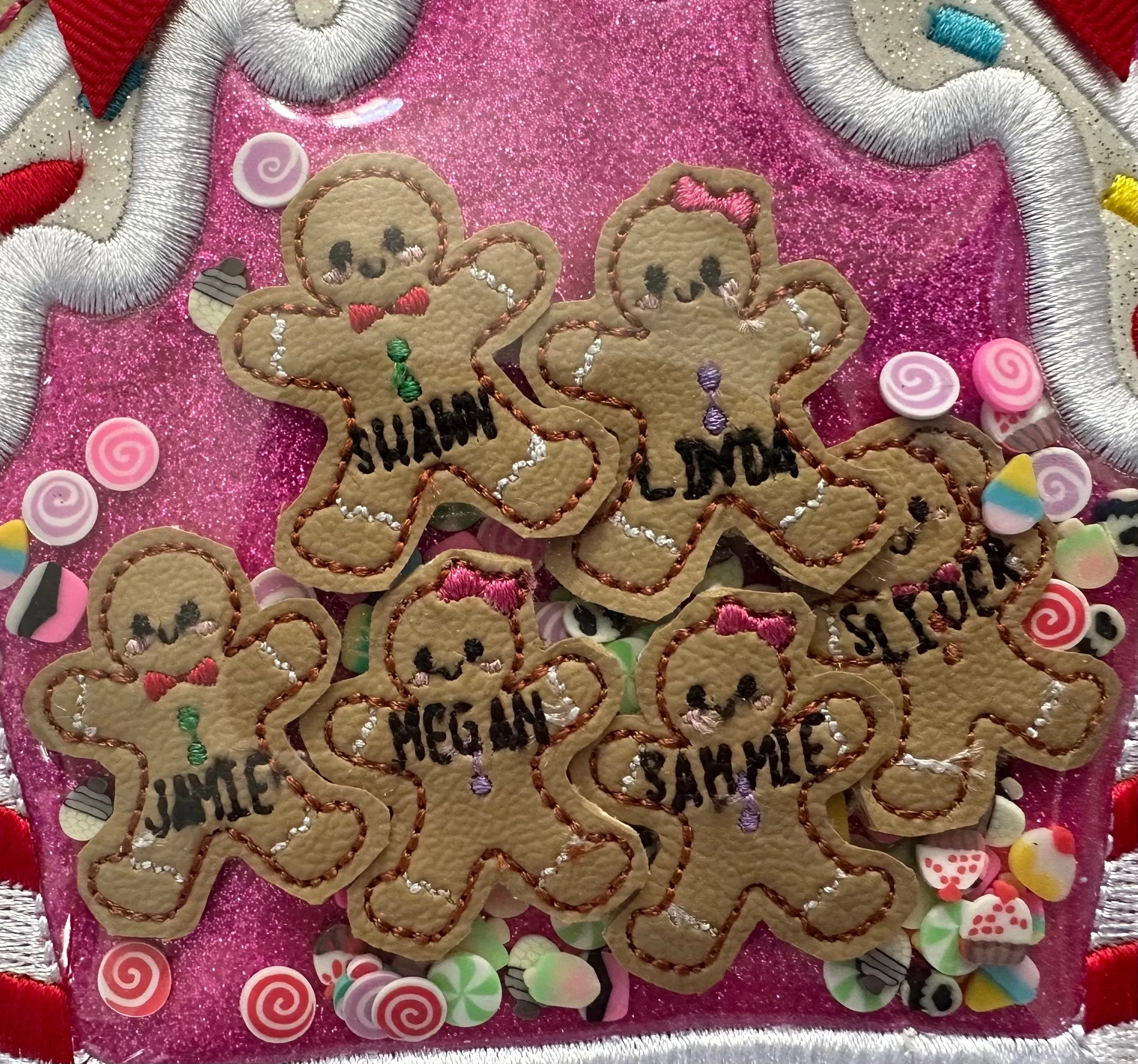 Personalized Gingerbread Family Hanging Christmas Shaker Ornament - Family Name Ornament - Christmas Tree Decoration - Gift for Family