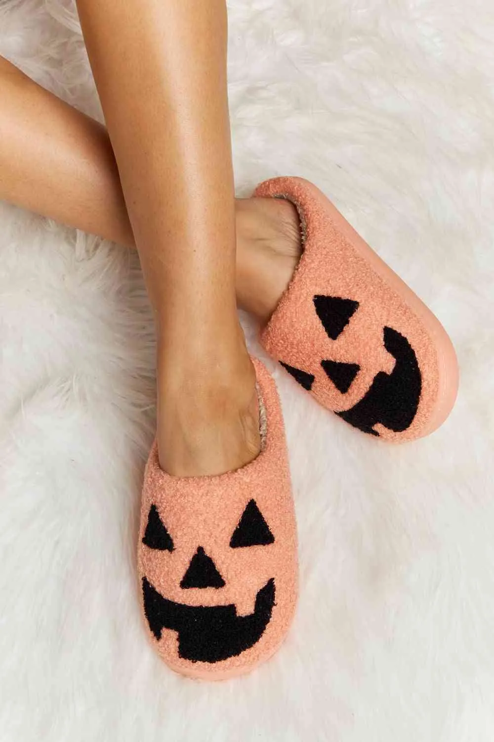 PRINTY SLIPPERS