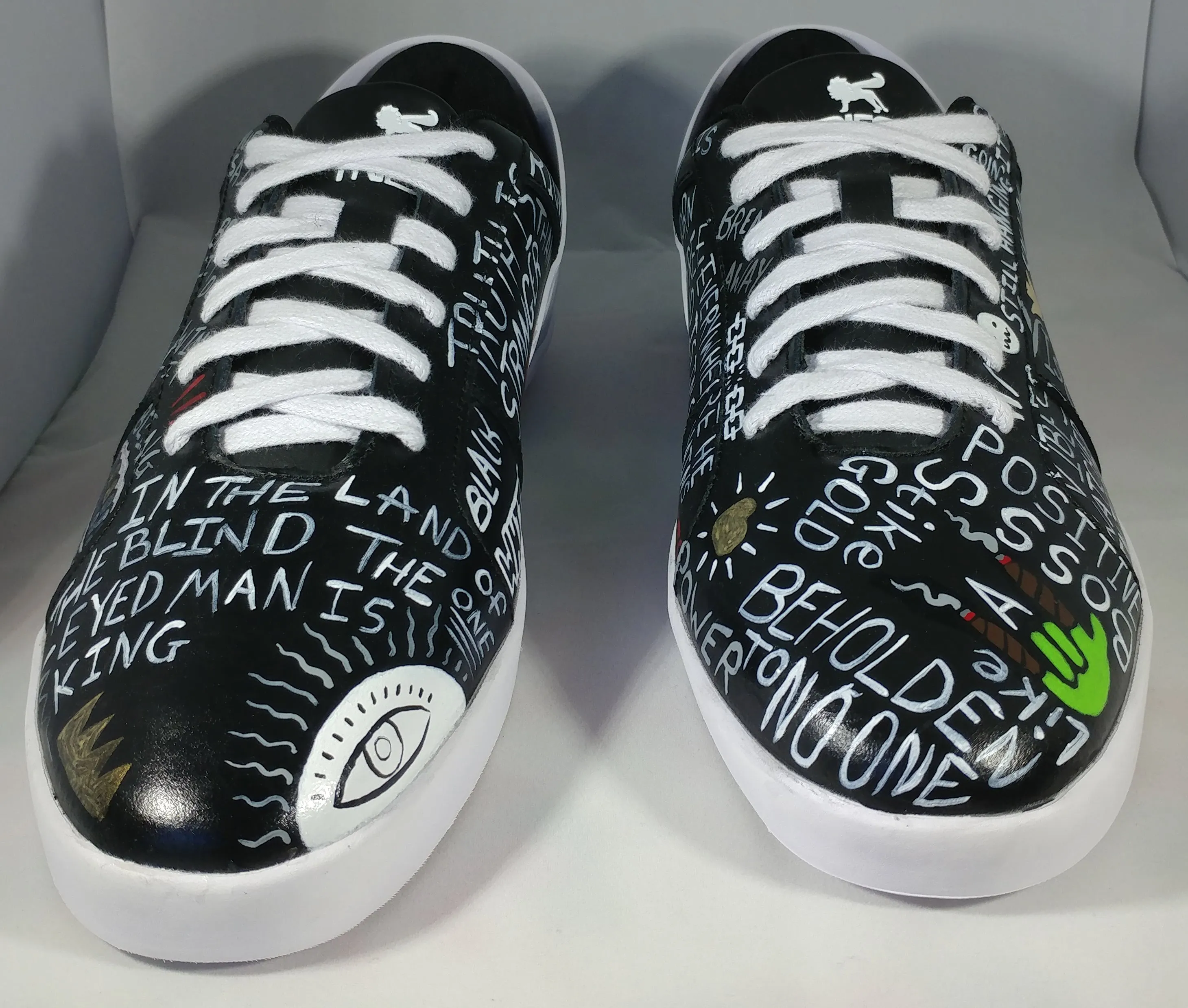 Triesti shoes: Black & White Graffiti