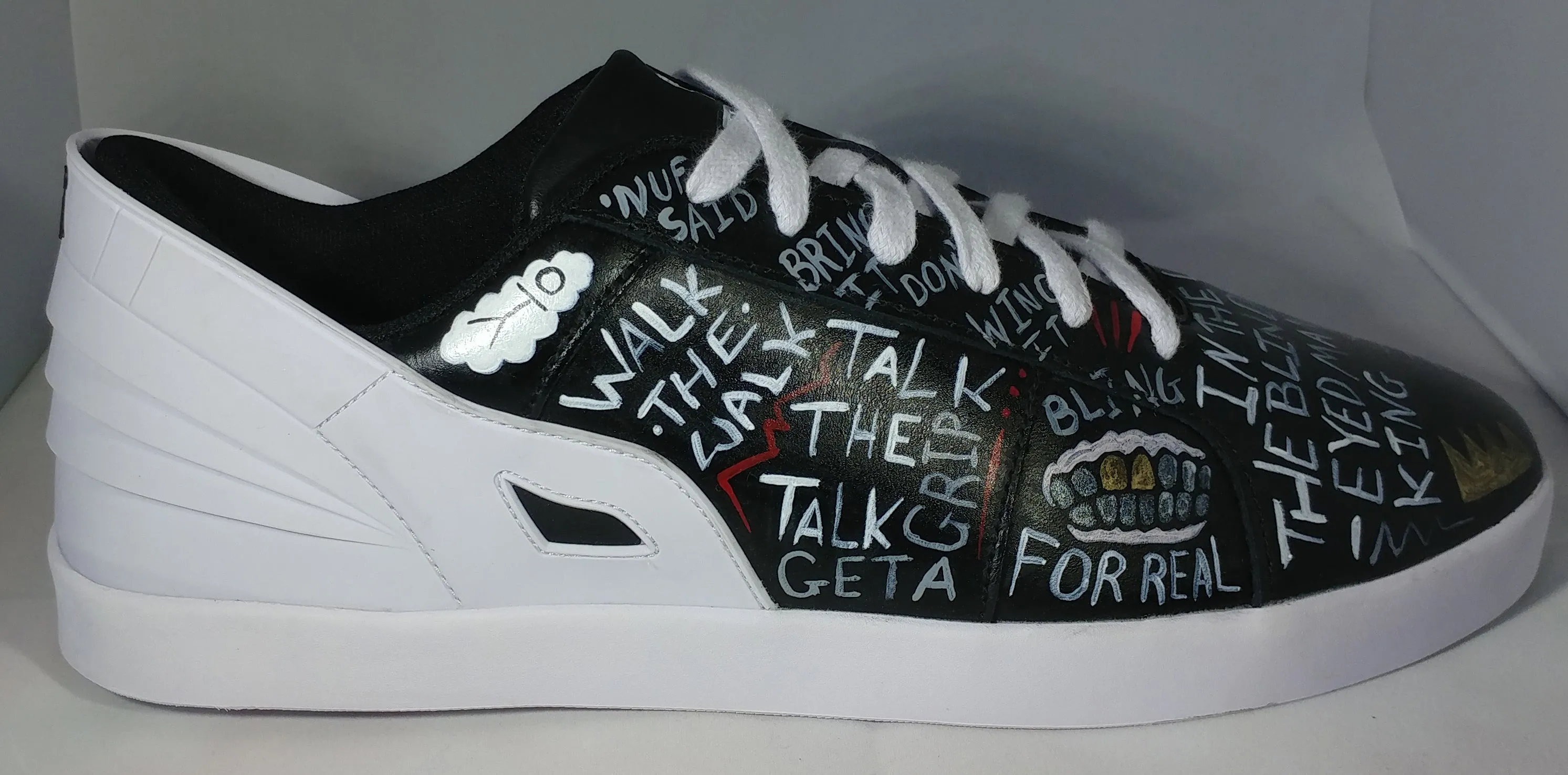 Triesti shoes: Black & White Graffiti