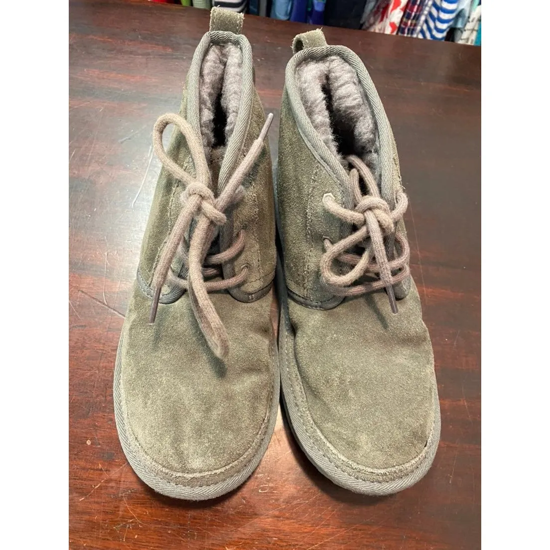 Ugg boots youth/adult size 5