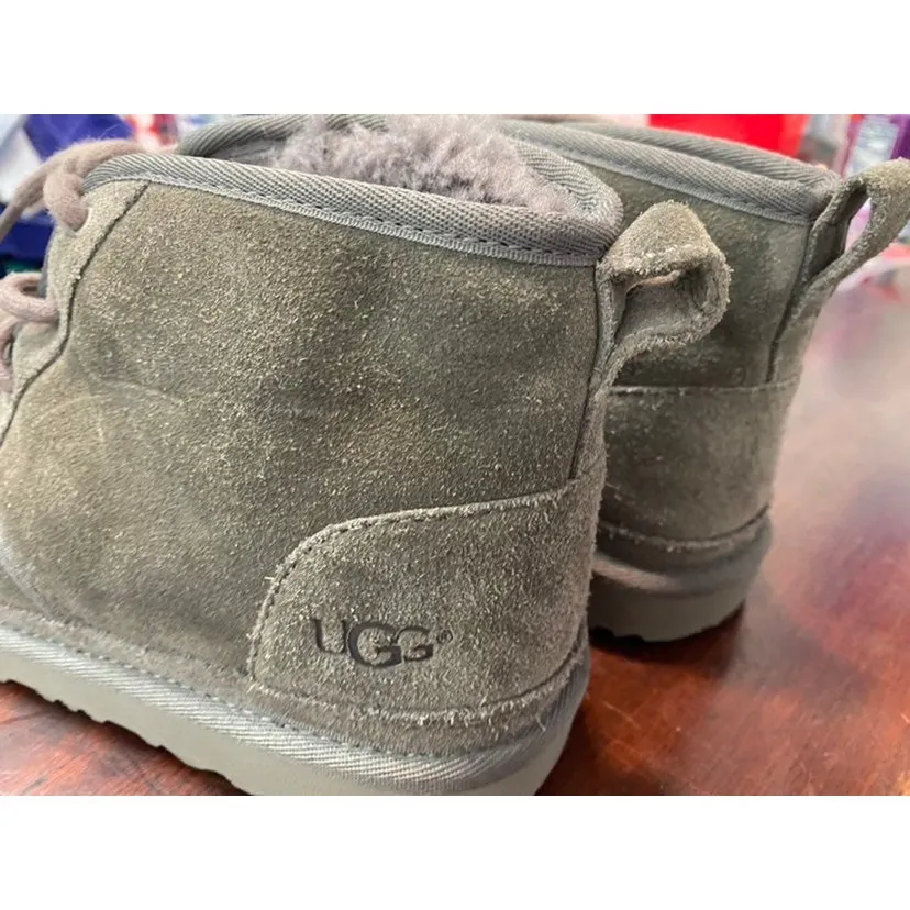 Ugg boots youth/adult size 5
