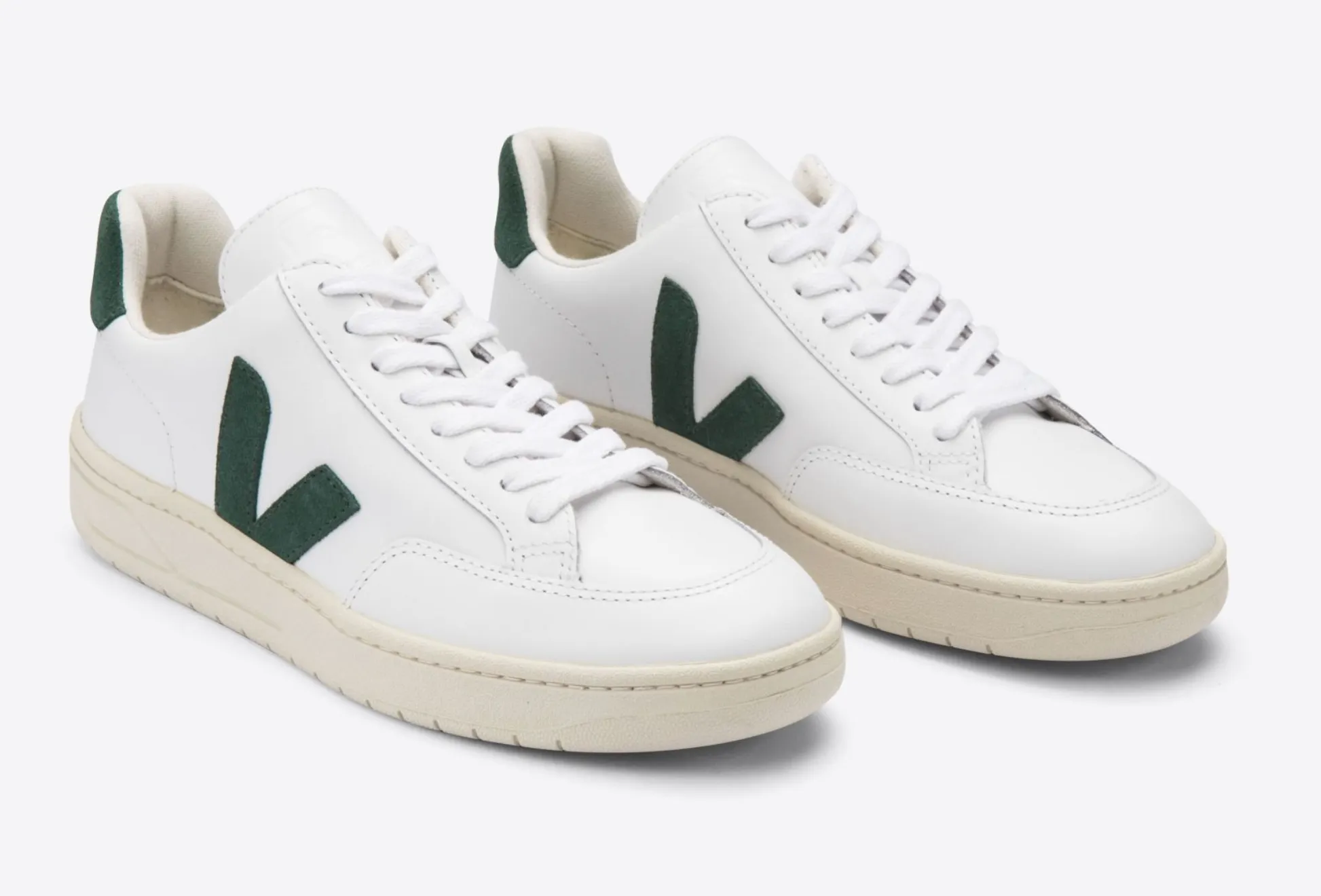 V-12 Leather Extra White Cyprus