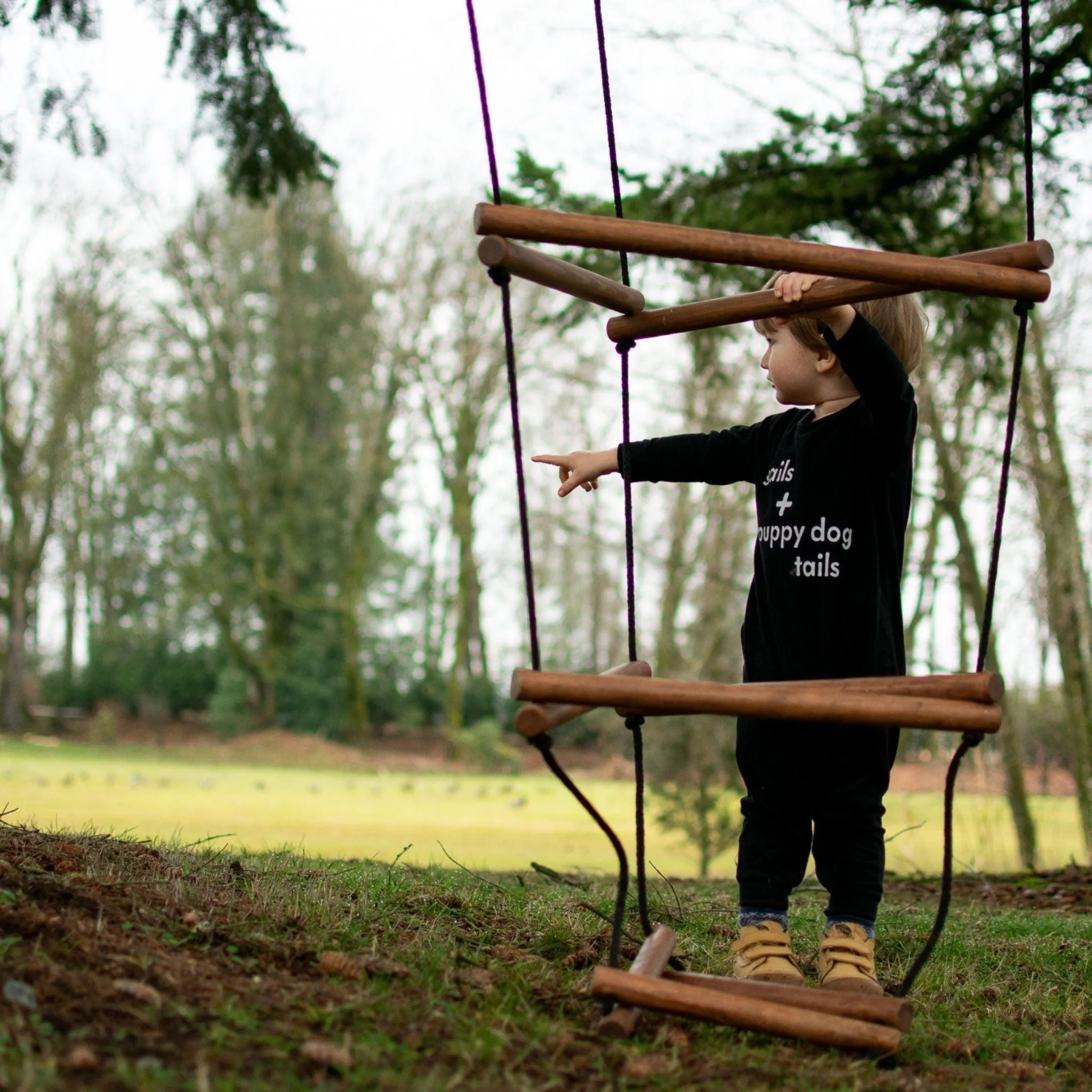 WIWIURKA WOODEN CLIMBER TRIANGULAR ROPE LADDER