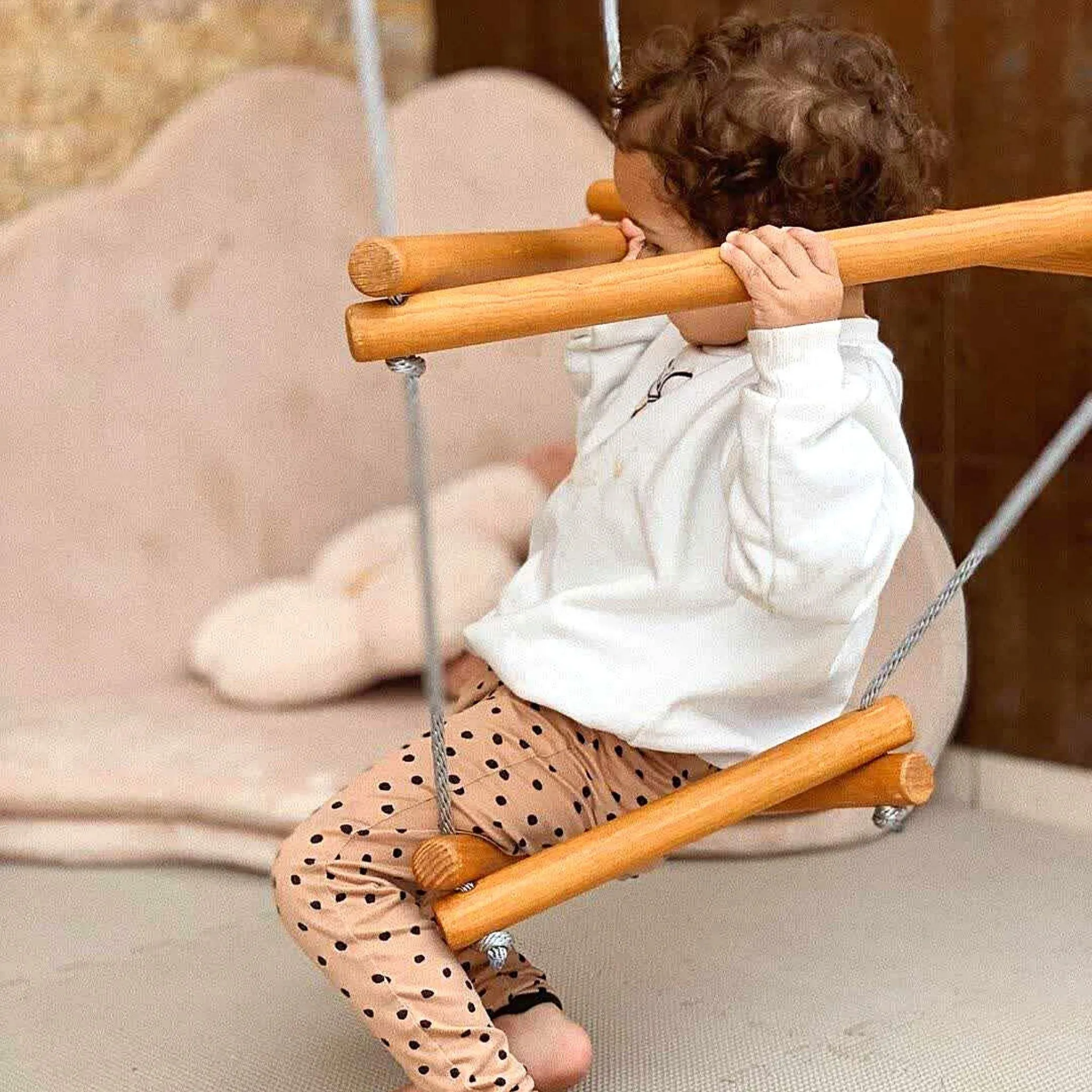 WIWIURKA WOODEN CLIMBER TRIANGULAR ROPE LADDER