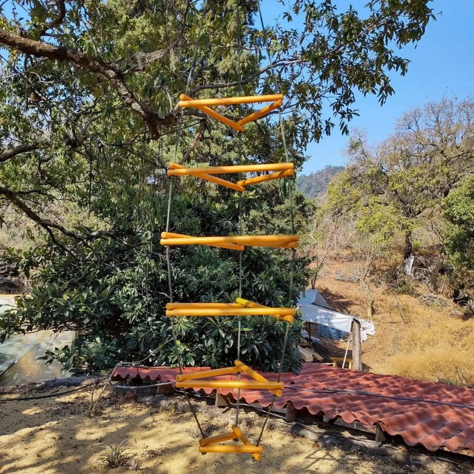 WIWIURKA WOODEN CLIMBER TRIANGULAR ROPE LADDER