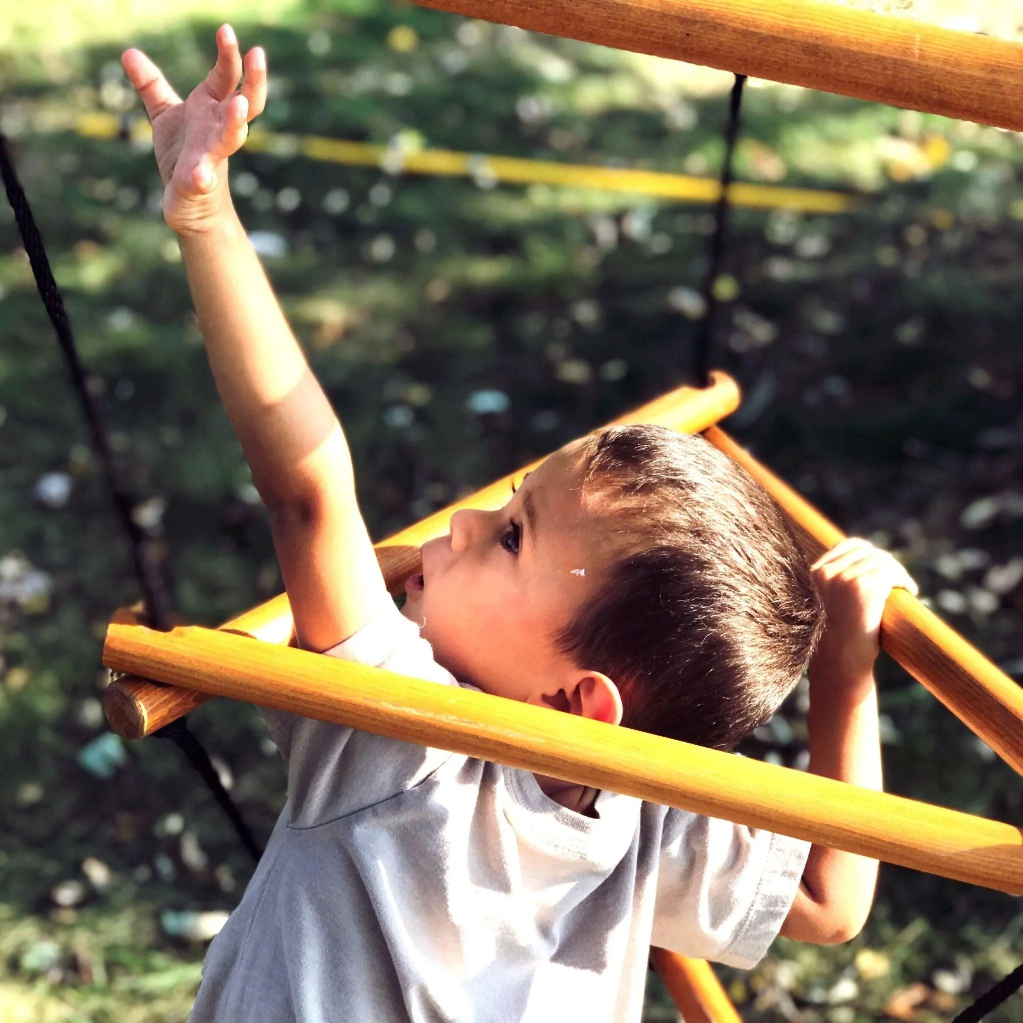 WIWIURKA WOODEN CLIMBER TRIANGULAR ROPE LADDER