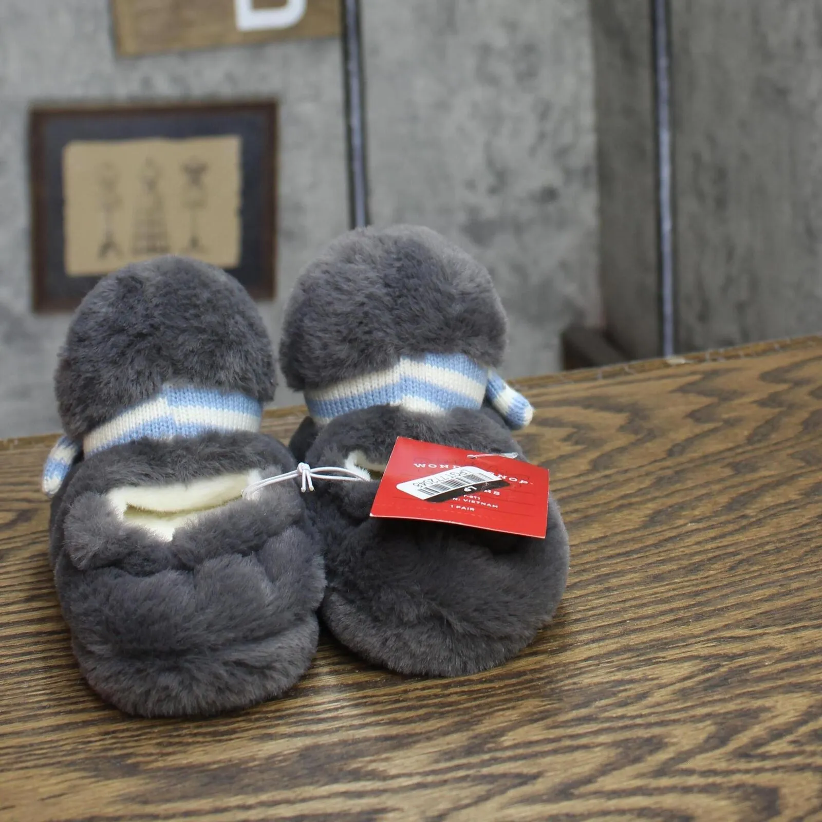 Wondershop Girls Boys Holiday Penguin Character Slippers Gray Penguin S (5T-6T)