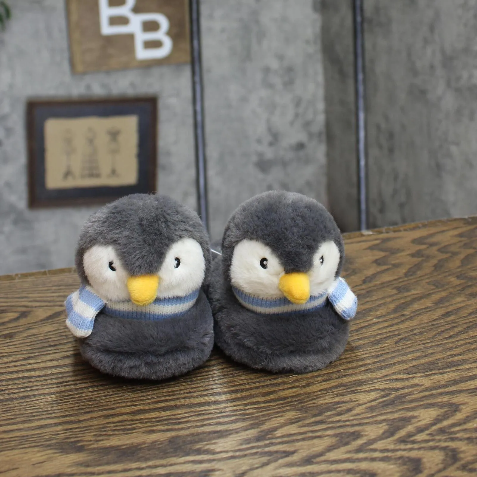 Wondershop Girls Boys Holiday Penguin Character Slippers Gray Penguin S (5T-6T)